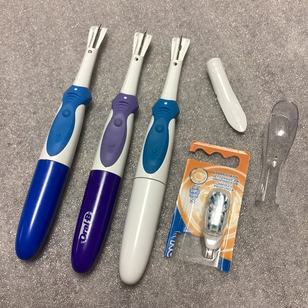 $5 Bundled* Oral B Electric Toothbrush Bases *Qty. 3 w/NEW Soft Replacement Head